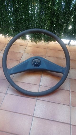 Volante Mercedes MB 100