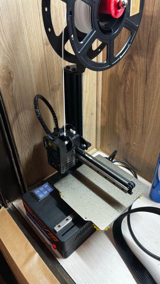 Impresora 3D Kingroon Negra y Roja