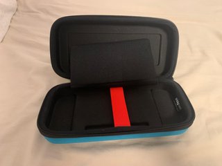 Nintendo Switch + custodia + micro SD 128 GB