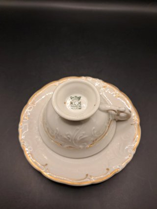 Taza de café de porcelana Polonia con detalles dor