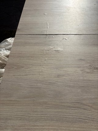 Mesa de comedor de madera