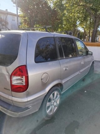 Coche plateado