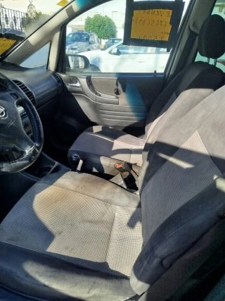 Coche plateado