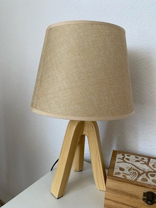 Lámparas de mesa de madera y tela
