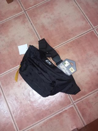 Riñonera CAT Negra