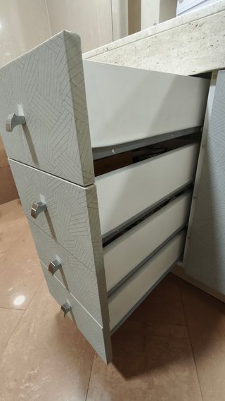 Conjunto mueble de baño con travertino como nuevo