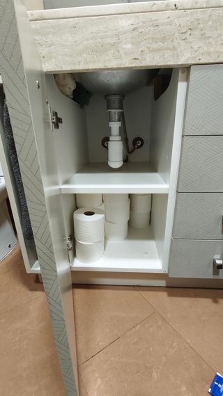 Conjunto mueble de baño con travertino como nuevo
