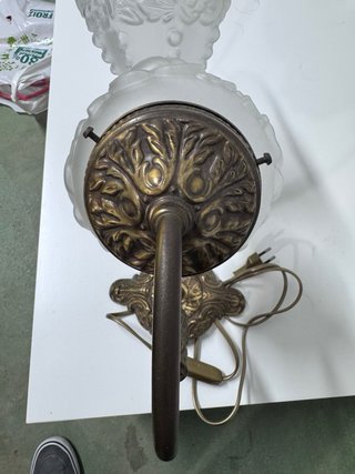 Lámparas de bronce con tulipa de cristal