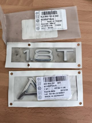 Emblema Audi 1.8T A4 Original Nuevo