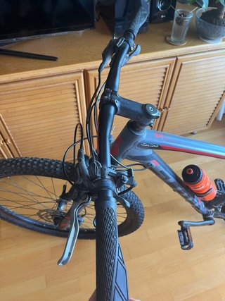 Bicicleta Scott 29 con accesorios