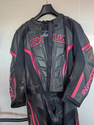 Mono moto cuero mujer rosa