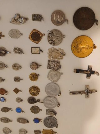 Lote de medallas religiosas antiguas