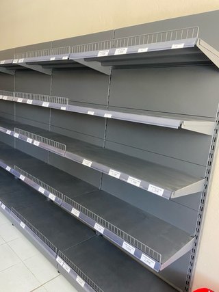 Estanterías metálicas para tienda