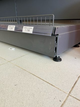 Estanterías metálicas para tienda