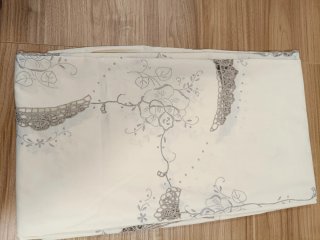 Mantel 3m beige bordado y encaje