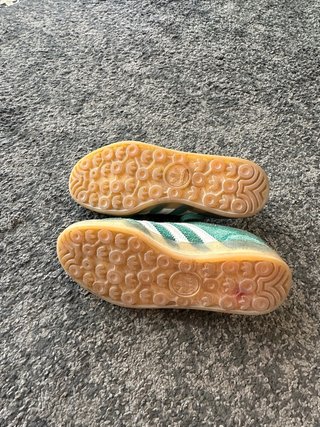 Zapatillas Adidas Gazelle mujer verde y rosa