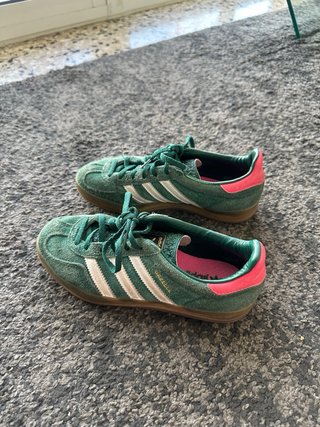 Zapatillas Adidas Gazelle mujer verde y rosa