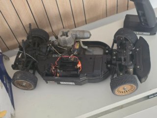 Tamiya TGS 1/10 Nitro 4x4 BMW + FlySky