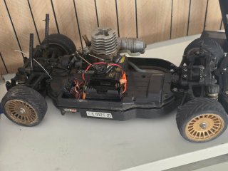 Tamiya TGS 1/10 Nitro 4x4 BMW + FlySky