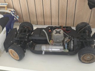 Tamiya TGS 1/10 Nitro 4x4 BMW + FlySky