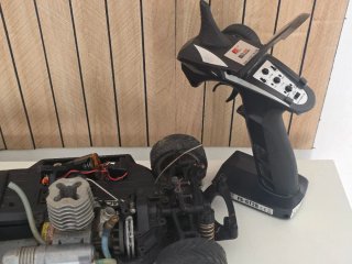 Tamiya TGS 1/10 Nitro 4x4 BMW + FlySky