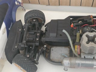 Tamiya TGS 1/10 Nitro 4x4 BMW + FlySky