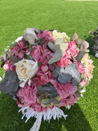 2 Bolas colgantes de Flores de tela con Macramé