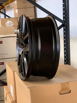 OULET!! 4 llantas RC 7.5x18 en 5x110 negra