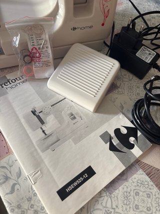 Máquina de coser Carrefour Home HSEW525-12