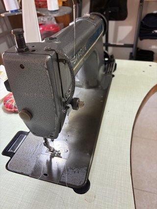 Máquina de coser Singer 491L