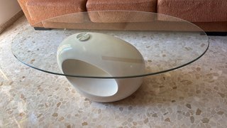 Mesa de centro cristal y base ovalada