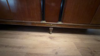 Armario ropero clásico de madera