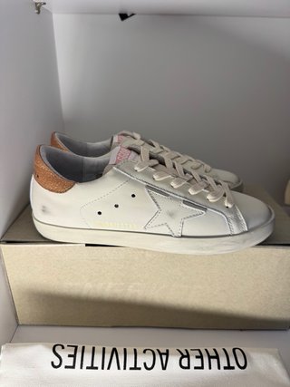 Golden Goose Caja y Accesorios