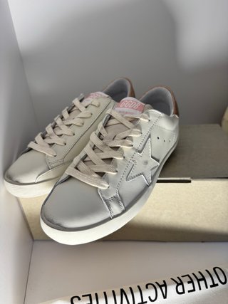 Golden Goose Caja y Accesorios