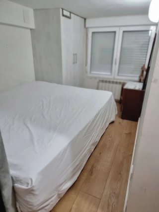 Se alquila habitación