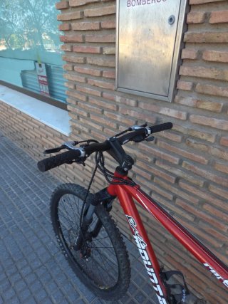Bicicleta de Montaña Roja
