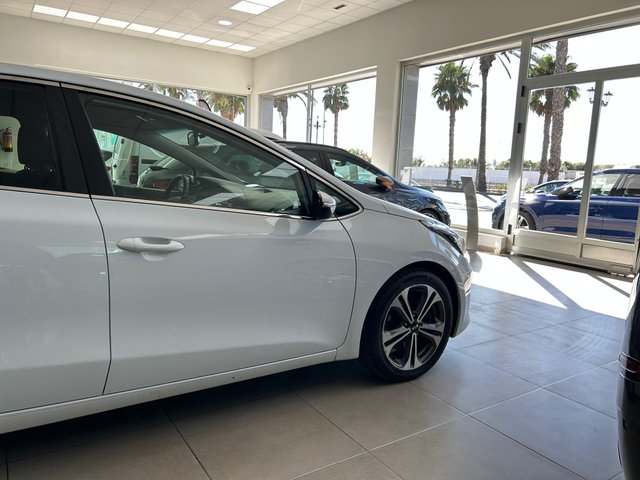 KIA Ceed 1.6 CRDI 136 CV AUTOMÁTICO 2017
