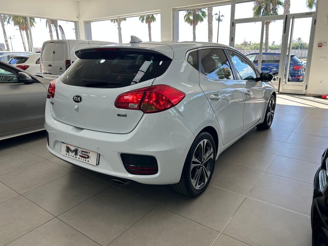 KIA Ceed 1.6 CRDI 136 CV AUTOMÁTICO 2017