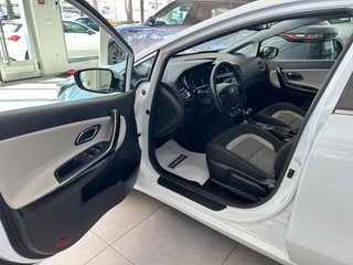 KIA Ceed 1.6 CRDI 136 CV AUTOMÁTICO 2017