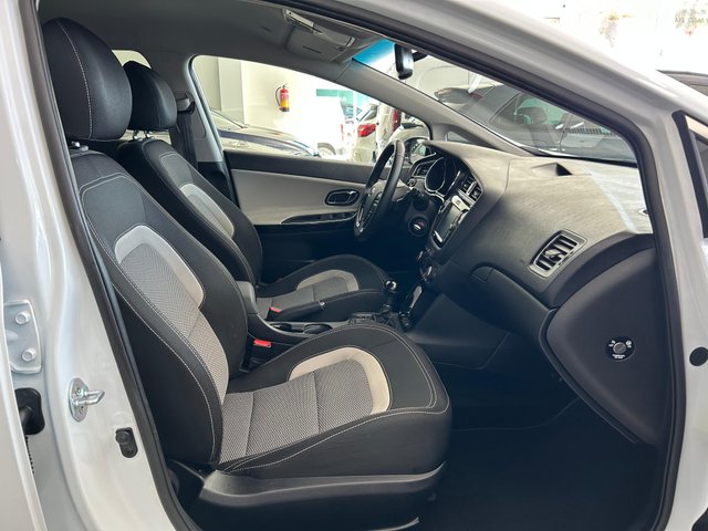 KIA Ceed 1.6 CRDI 136 CV AUTOMÁTICO 2017
