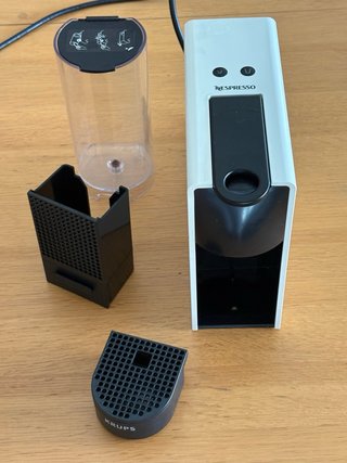 Cafetera Nespresso Krups Essenza Mini Blanca