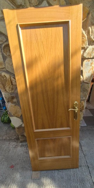 Puerta de madera de roble