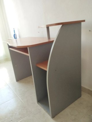 Mesa escritorio madera.