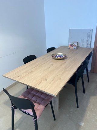 Mesa de comedor de madera