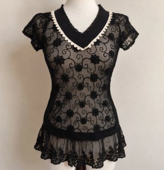 Blusa de encaje negro gótica victoriana