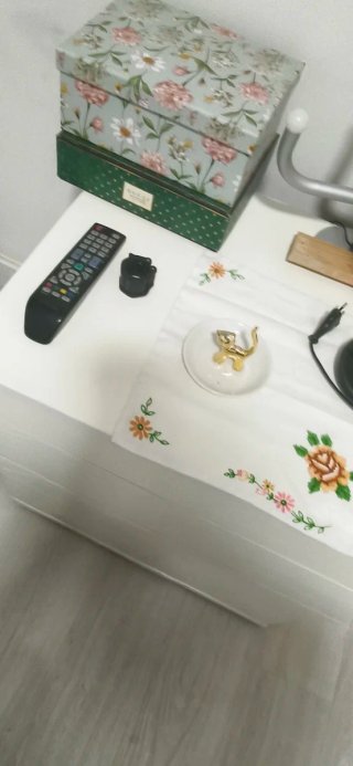 Mesitas de noche blancas lacadas