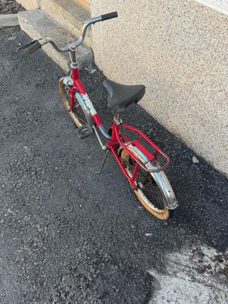 Bicicleta rossa pieghevole BH