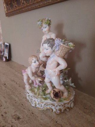 Figura Porcelana Meissen vendimia querubines.