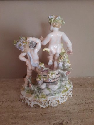 Figura Porcelana Meissen vendimia querubines.