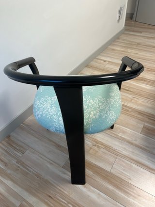 Silla  con asiento floral
